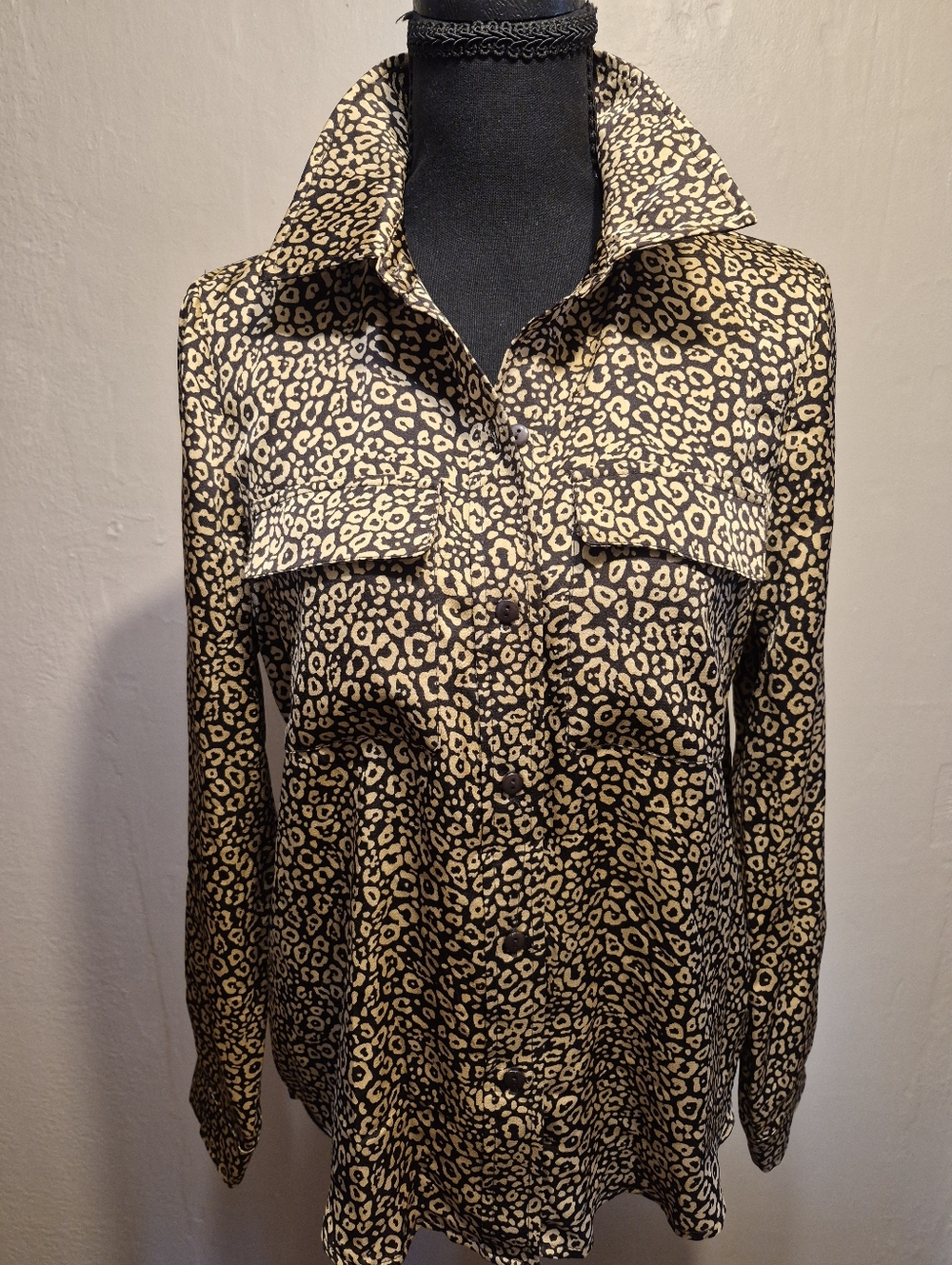 SAM AND JESS Womens Satin Like Front Utility Button Up Shirt Leopard Print Small